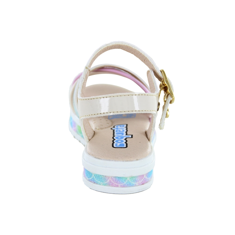 Sandalia Coqueta para niña en charol beige Casandra con arco preformado