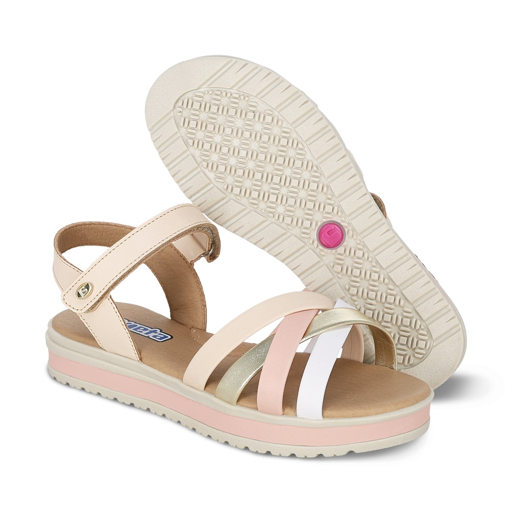 Sandalia Coqueta para niña en sintético beige-oro Cassandra con detalles en oro.