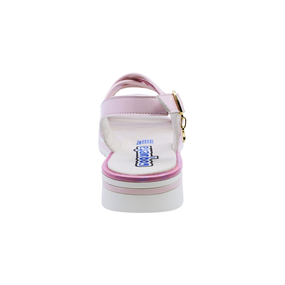 Sandalia Coqueta para niña en charol rosa Valentina con hebilla.