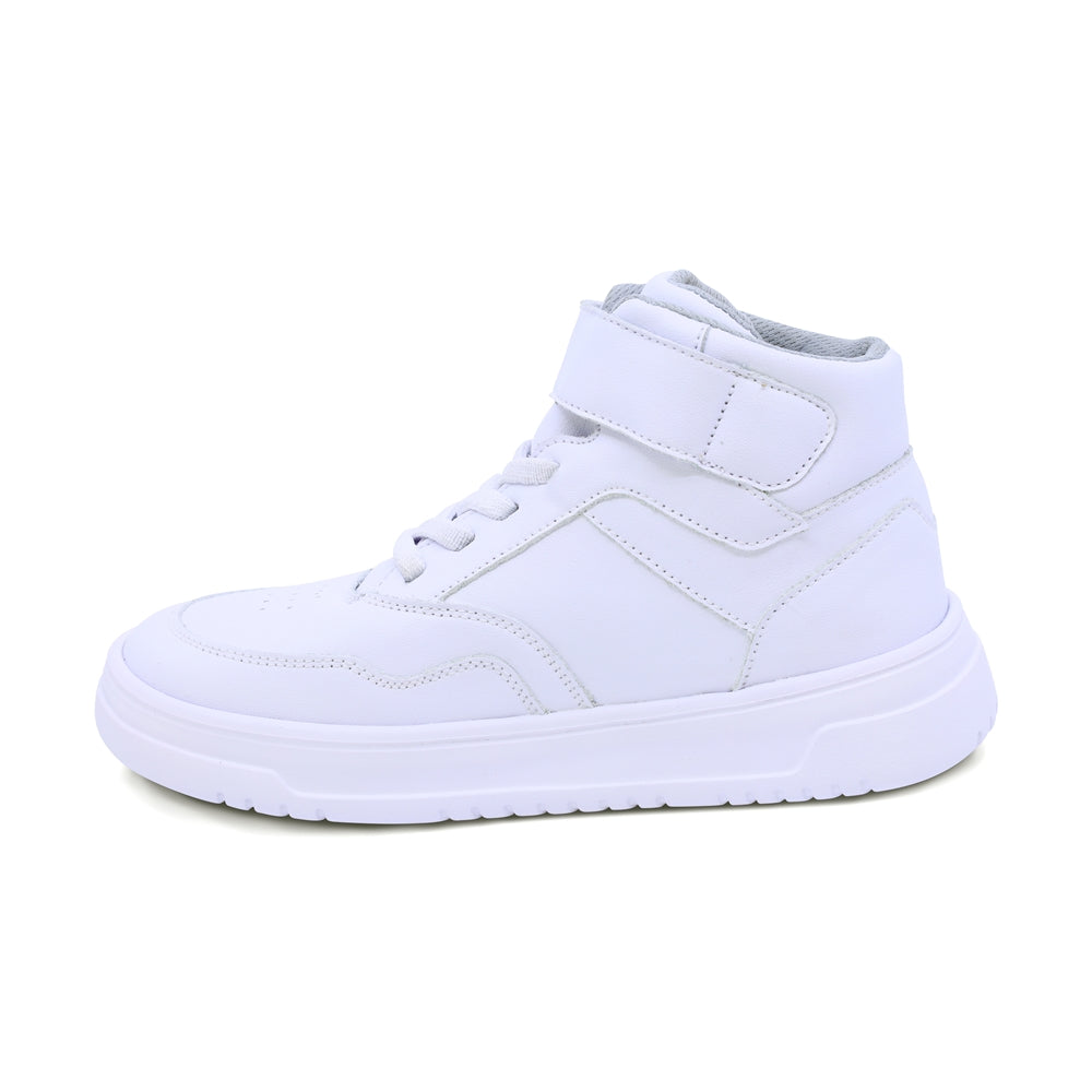 Tenis escolar Audaz para niño de piel blanco Raptor con ajuste alto