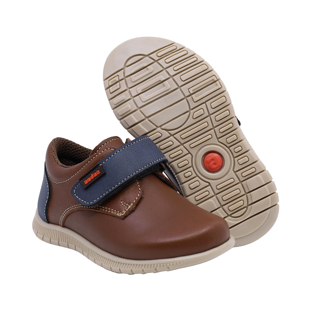 Zapato Audaz para niño en piel café claro Click con tira de contacto