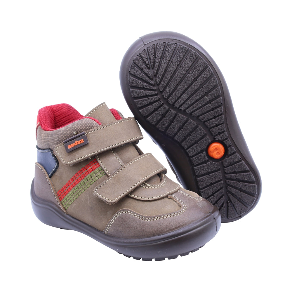 Bota Audaz para niño en piel arena Castor con detalles en contraste