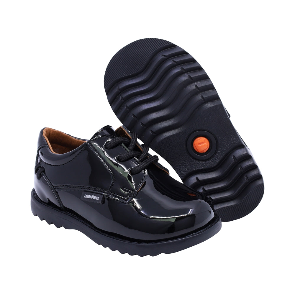 Zapato Audaz para niño en charol negro Rondy con agujetas