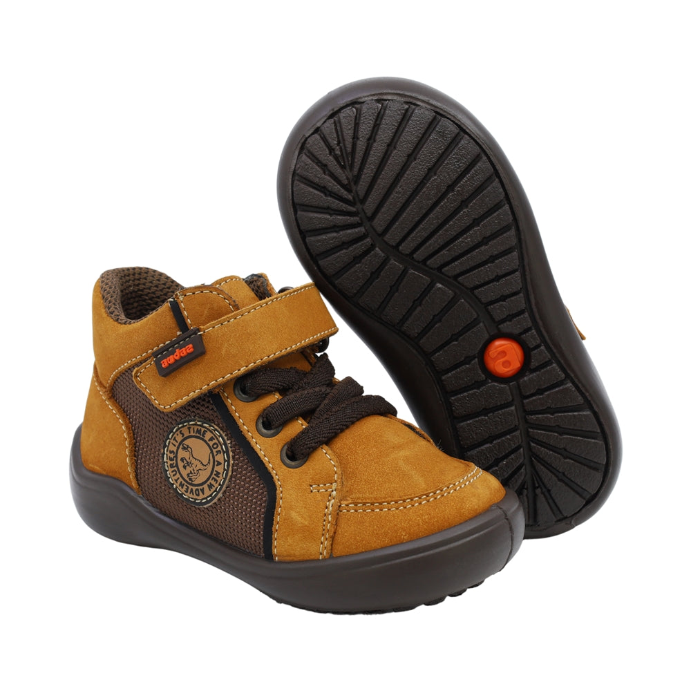 Botita para Niño Audaz de Piel Color Miel Castor con Tira de Contacto
