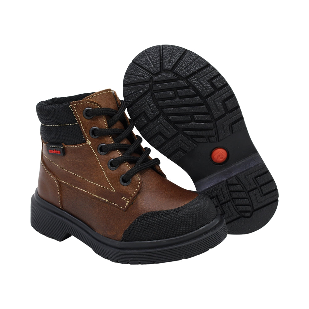 Bota Audaz para niño en piel café Martín con anti-raspaduras