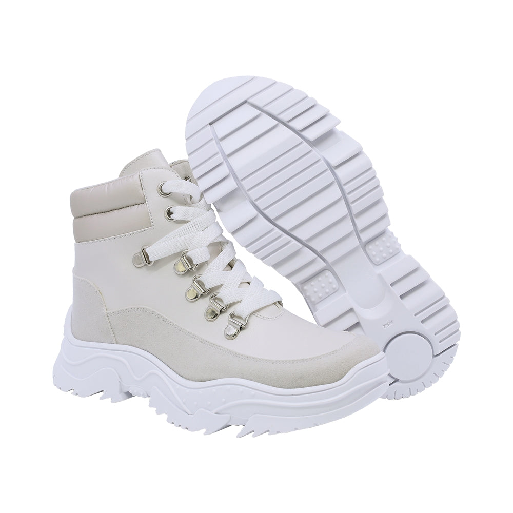 Bota Coqueta para niña en sintético perla Winko con suela robusta