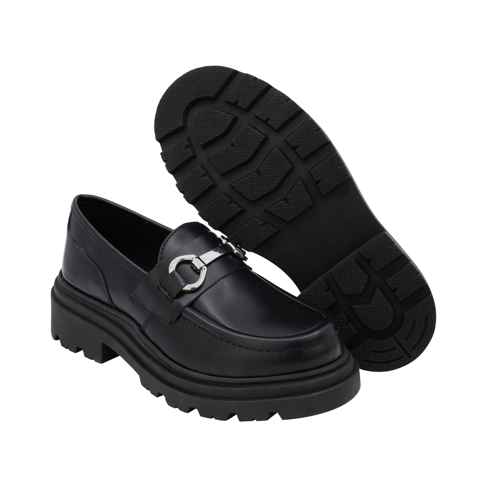 Mocasín Coqueta para niña en piel negro Jazz con adorno metálico