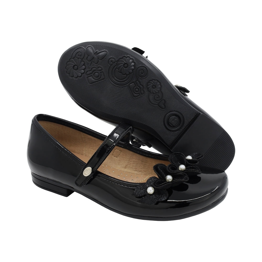 Zapatilla Coqueta para niña en charol negro Miranda con flores decorativas