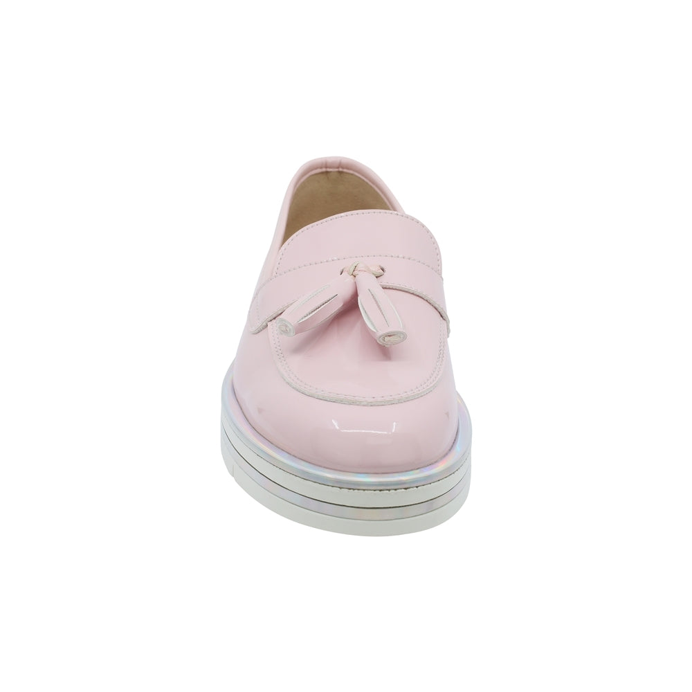 Mocasín Coqueta para niña en charol rosa con moño decorativo