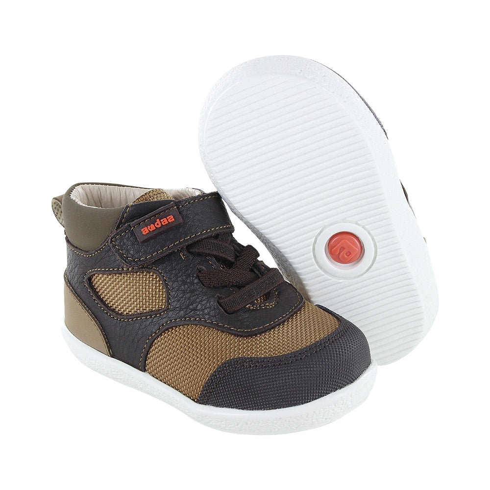 Botita Audaz para niño Piel Café Panky con tira de contacto