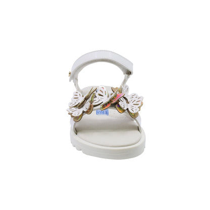 Sandalias Coqueta para niña en charol blanco Rebeca diseño de mariposas