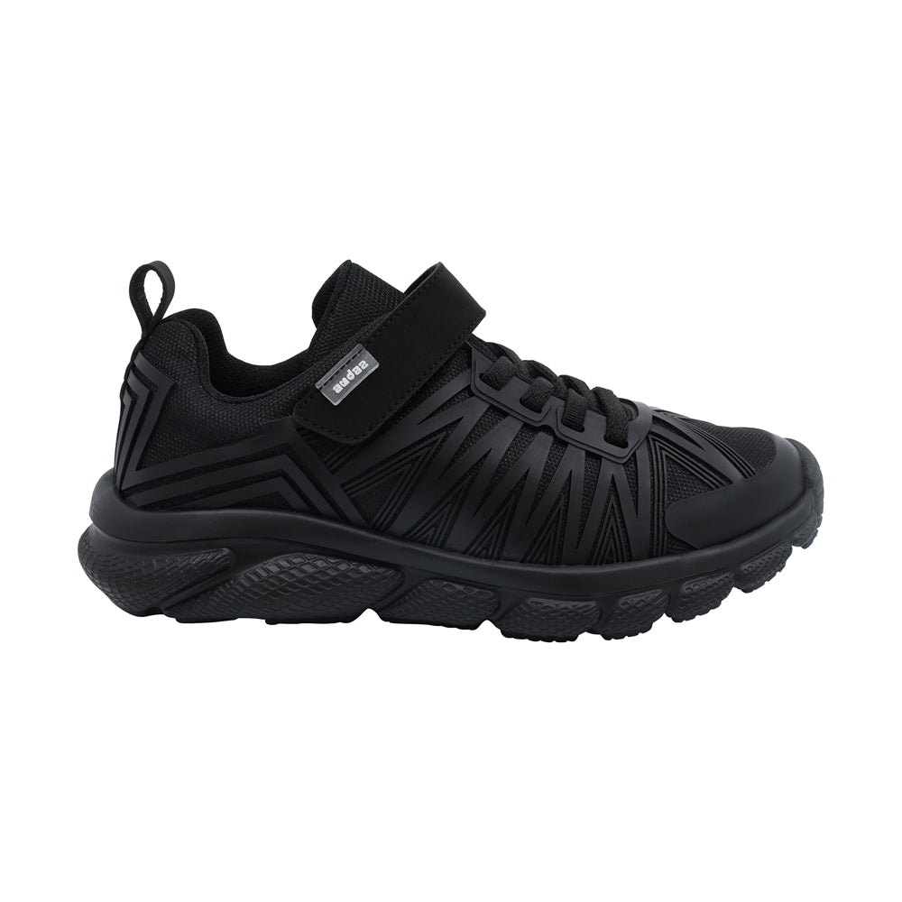 Tenis para niño Audaz en material textil color negro Bugsy con ajuste de agujeta y tira de contacto