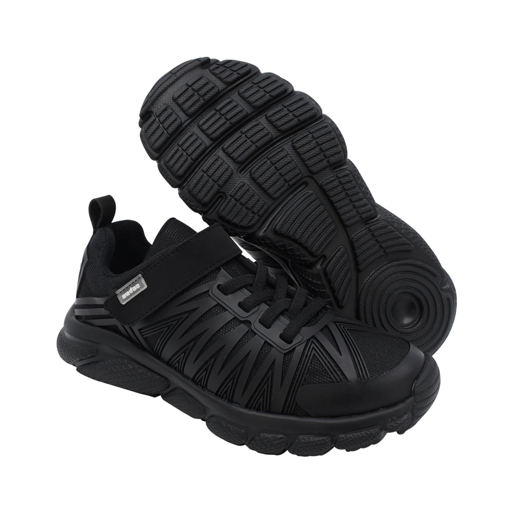 Tenis para niño Audaz en material textil color negro Bugsy con ajuste de agujeta y tira de contacto