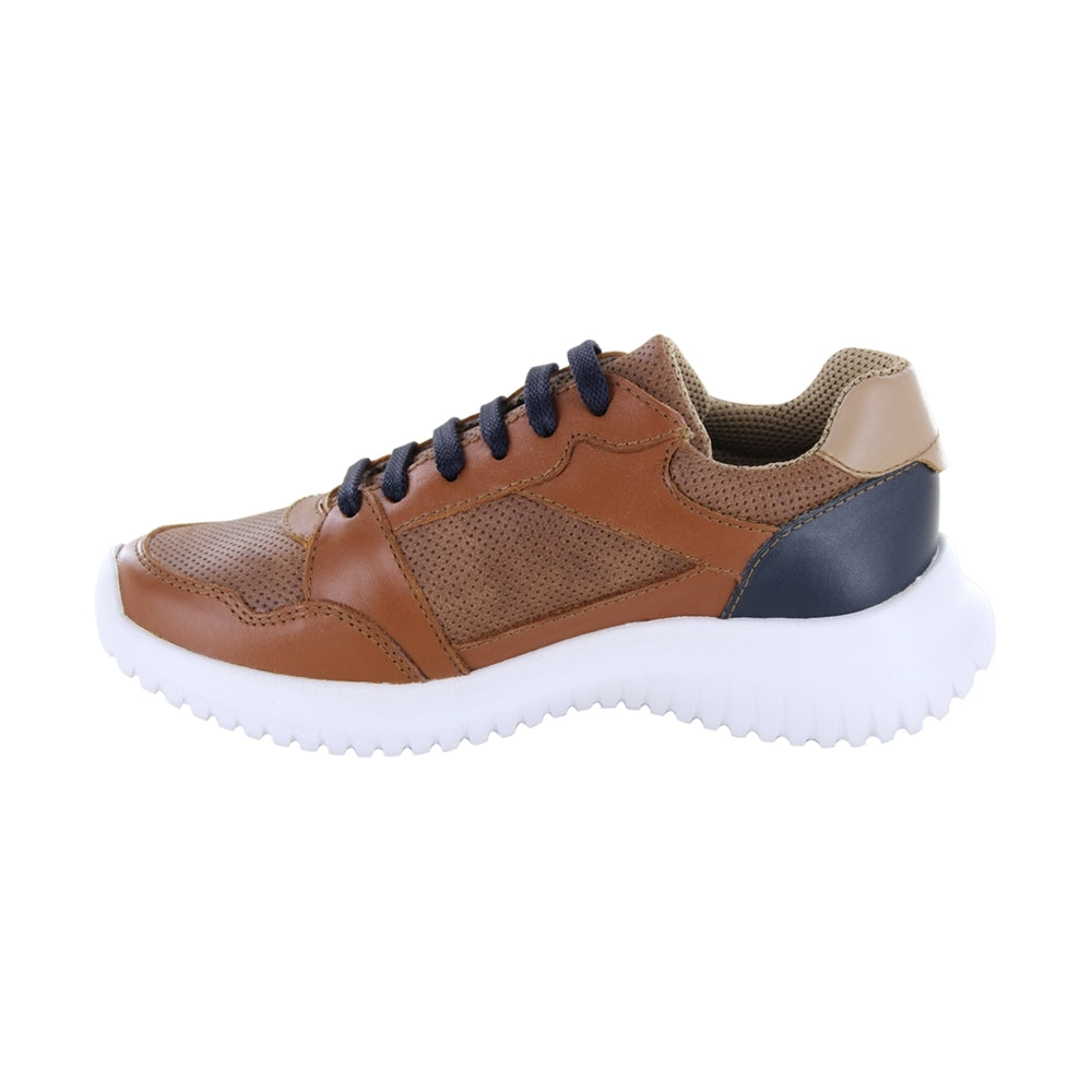 Tenis para niño Audaz en material piel color miel Adán y estilo versatil