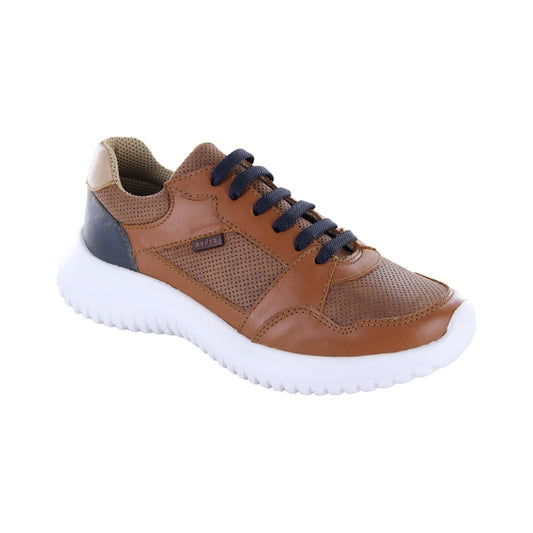 Tenis para niño Audaz en material piel color miel Adán y estilo versatil