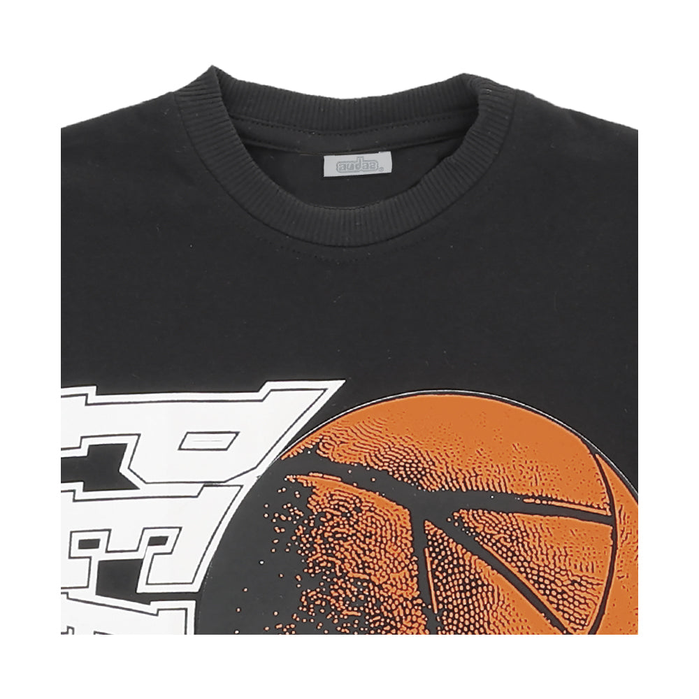 Playera Audaz para niño de algodón negro con estampado de basquetbol