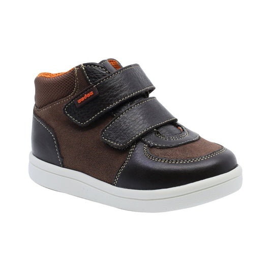 Botita para Niño Audaz de Piel Color café Smith con doble tira de Contacto