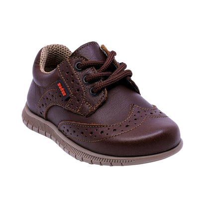 ZAPATO AUDAZ PARA NIÑO COLOR CAFÉ DE PIEL CLICK CON AGUJETA