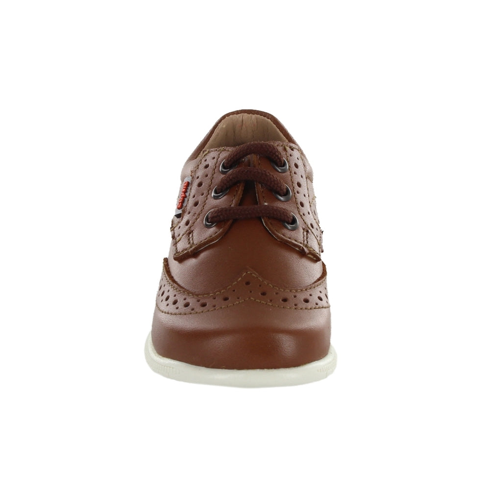 Zapato Audaz para niño en piel café claro Click con brogue decorativo