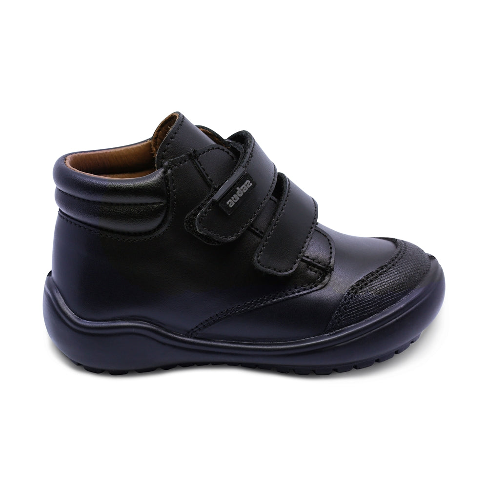 Bota escolar Audaz para niño de piel en negro Castor con puntera antirraspaduras