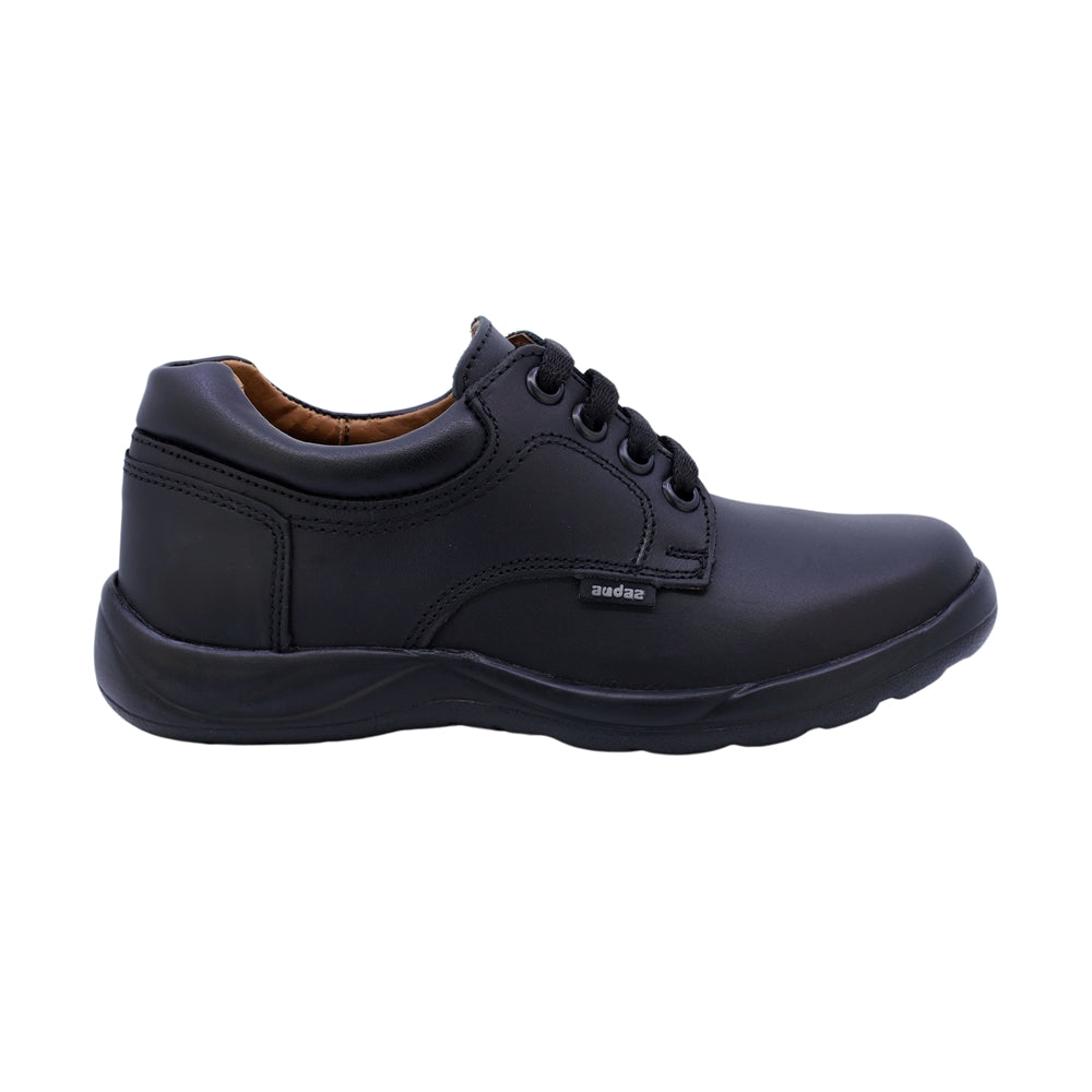Zapato Escolar Audaz para niño en piel negro Tadeo con agujetas