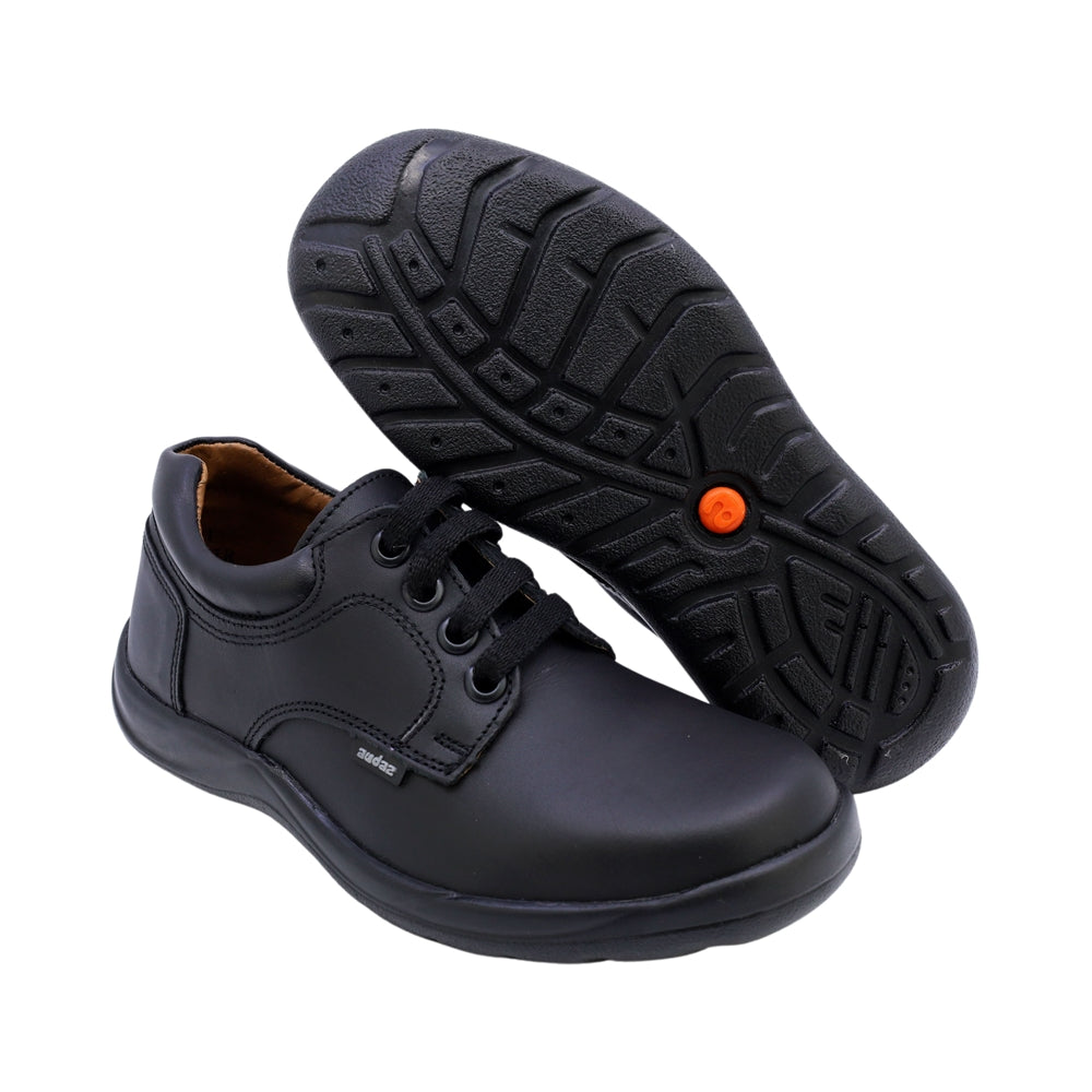 Zapato Escolar Audaz para niño en piel negro Tadeo con agujetas