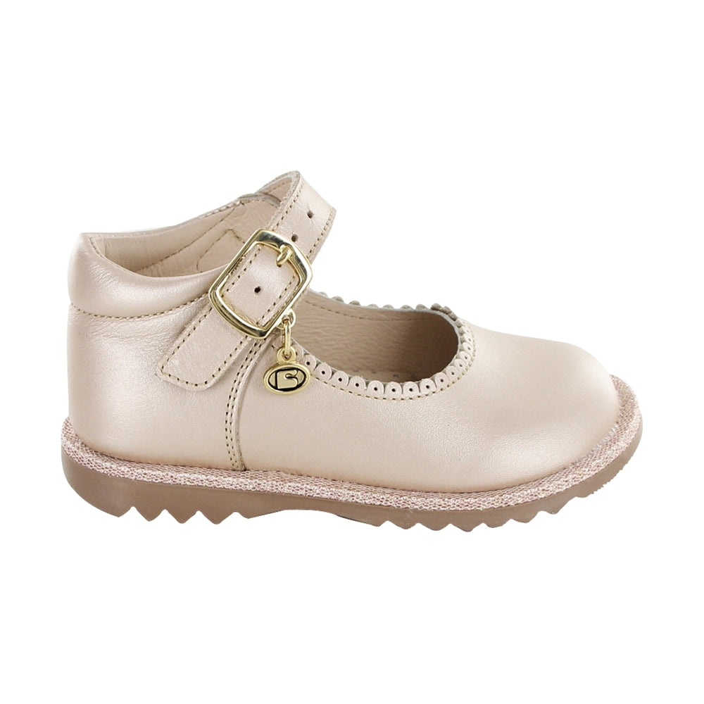 Zapato Coqueta para niña en piel perla Rondy con hebilla decorativa
