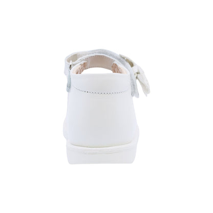 Zapato Coqueta para niña en piel perla Rondy con moño decorativo