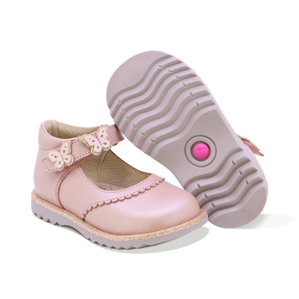ZAPATO COQUETA PARA NIÑA DE PIEL COLOR ROSA RONDY CON CORREA DE MARIPOSAS