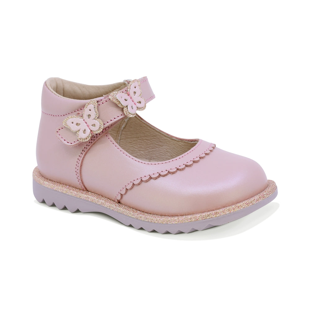 ZAPATO COQUETA PARA NIÑA DE PIEL COLOR ROSA RONDY CON CORREA DE MARIPOSAS