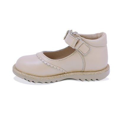 ZAPATO COQUETA PARA NIÑA PIEL COLOR BEIGE RONDY CON TIRA DE CONTACTO