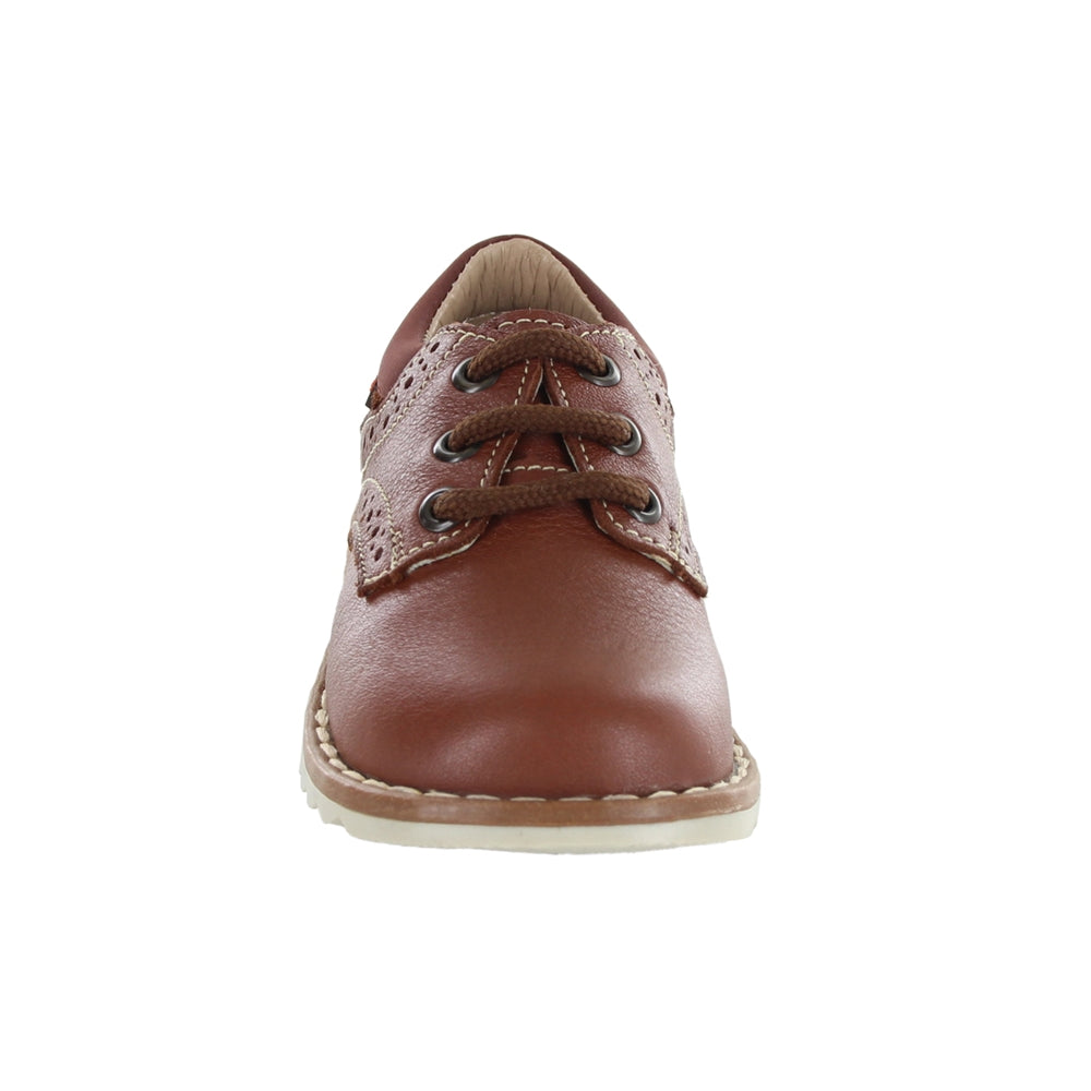 Zapato Audaz para niño en piel café claro Rondy con costuras visibles
