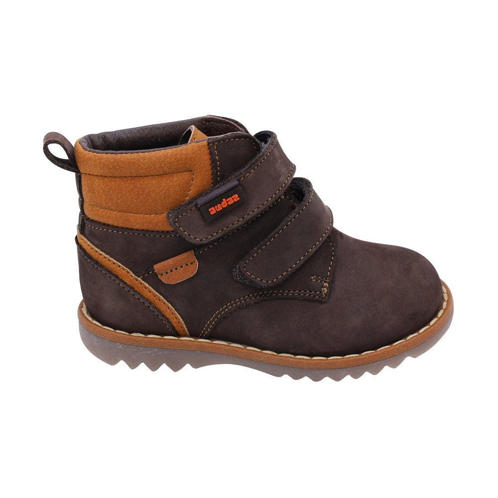 Bota Audaz para niño en piel café Rondy con doble tira de contacto