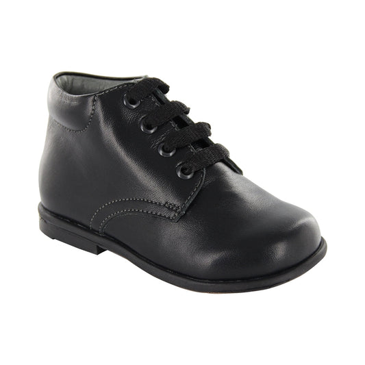Bota Audaz para niño en piel negro Tommy con agujetas