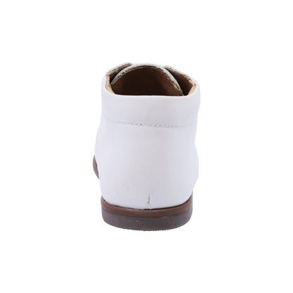 Botita Audaz para niño de piel blanco Tomy con agujetas