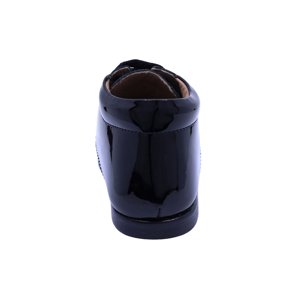 Botita Audaz para niño de charol negro Tomy con agujetas