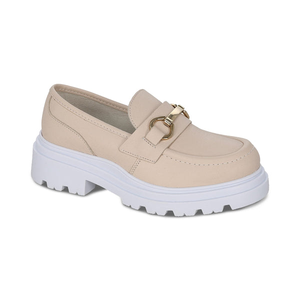 Mocasín Coqueta para niña en piel beige Jazz con suela de plataforma.