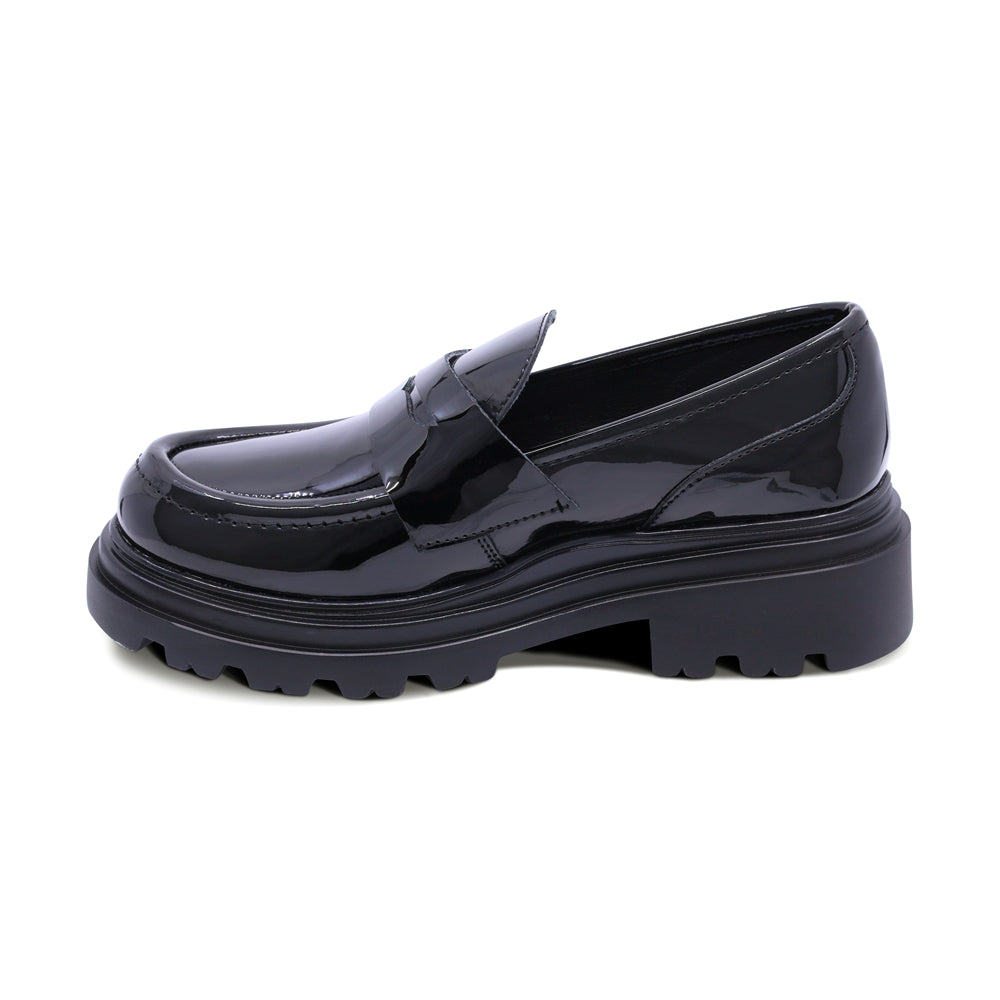 Mocasín Coqueta de Charol color Negro Jazz con diseño track