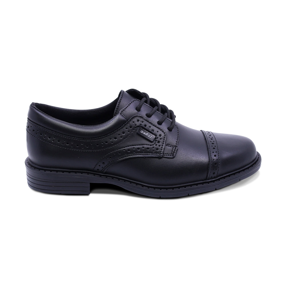 Zapato escolar Audaz para niño de piel negro Adams con diseño perforado