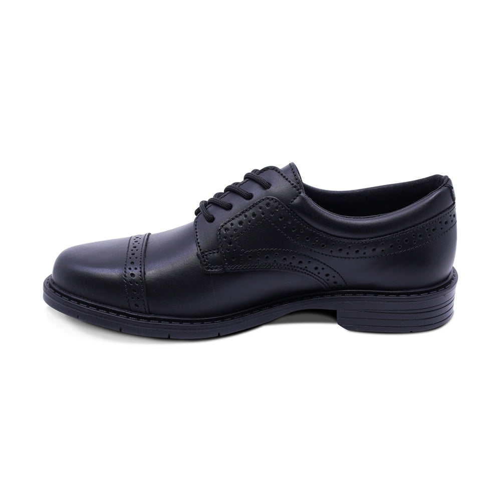 Zapato escolar Audaz para niño de piel negro Adams con diseño perforado