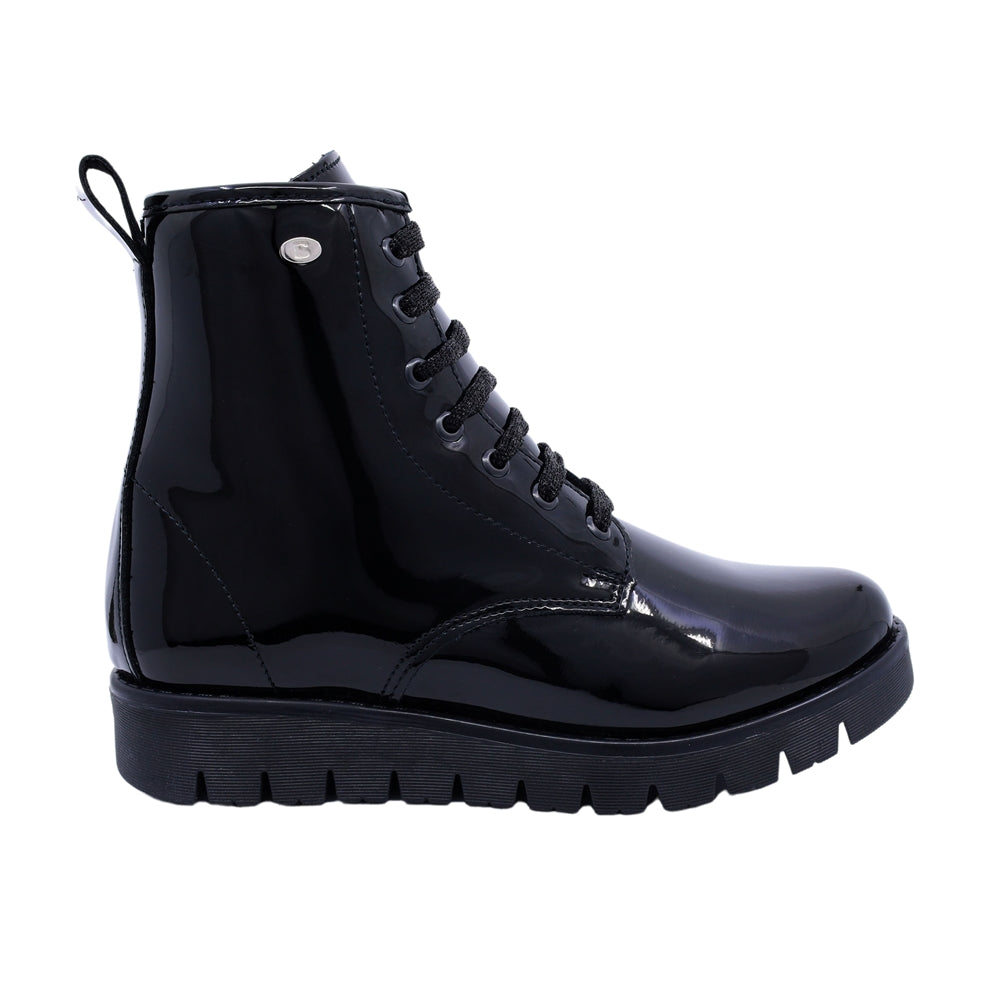 Bota Coqueta para niña de charol negro Florence con agujetas