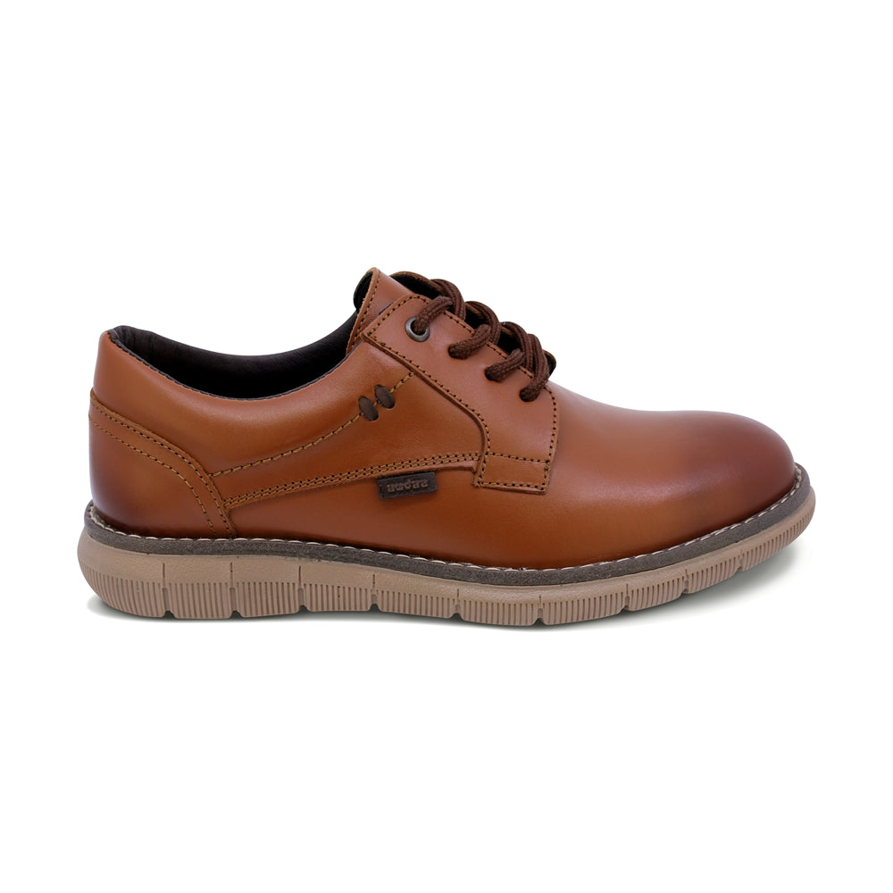ZAPATO AUDAZ PARA NIÑO DE PIEL COLOR MIEL MURPHY CON AGUJETA