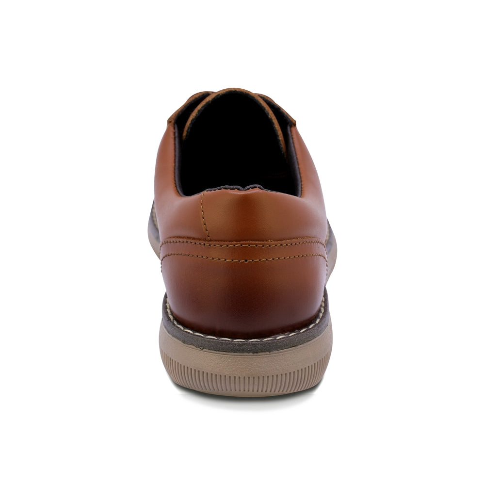 ZAPATO AUDAZ PARA NIÑO DE PIEL COLOR MIEL MURPHY CON AGUJETA