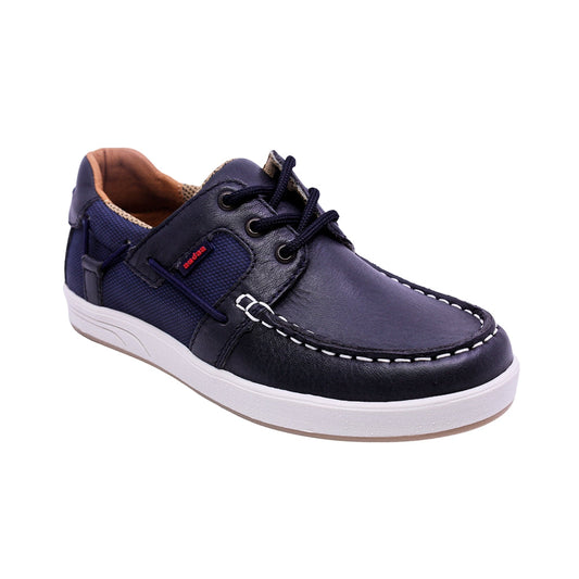 MOCASÍN AUDAZ PARA NIÑO COLOR AZUL MARINO DE PIEL STEVE CON AGUJETA