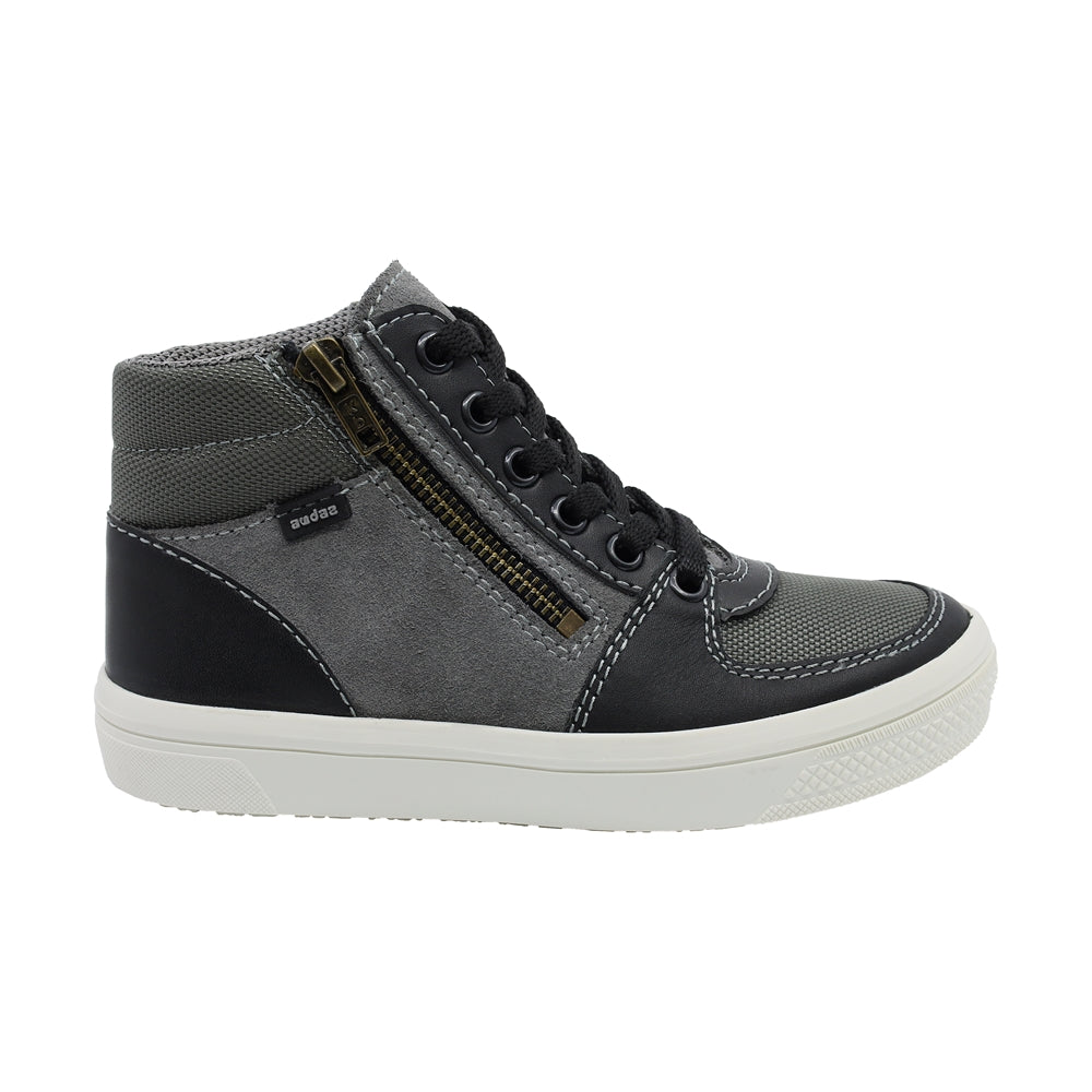 Tenis Niño Audaz en piel color gris Boxer con cierre decorativo