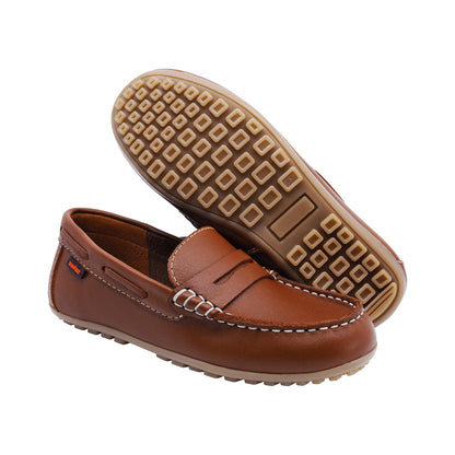 Mocasín Audaz para niño en piel café claro Malaga con diseño clásico