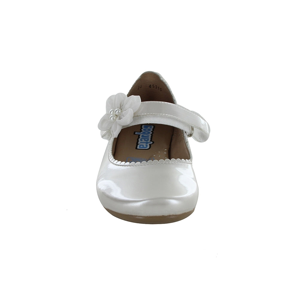 Balerina Coqueta para niña en charol perla Miranda con flor decorativa