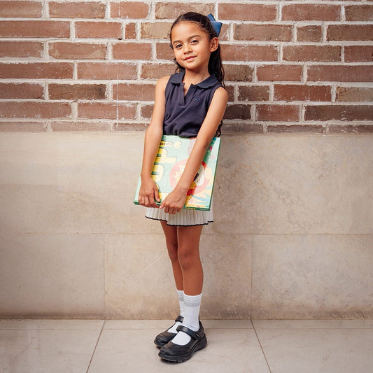 Zapato escolar Coqueta para niña de piel negro Balu con puntera antiraspaduras