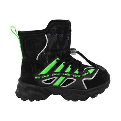 Bota Audaz para niño en sintético negro Two con detalles en verde