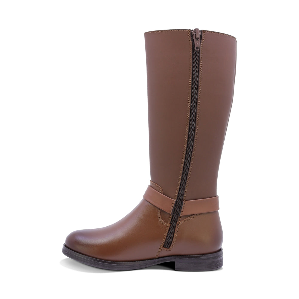BOTA COQUETA PARA NIÑA DE SINTÉTICO COLOR CAFÉ CLARO CANUTA CON HERRAJE DORADO